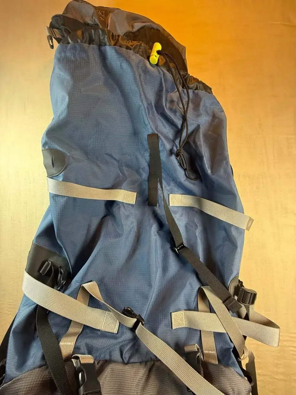 Galyan’s Mountain Guide 90 (90 L). Galyan’s